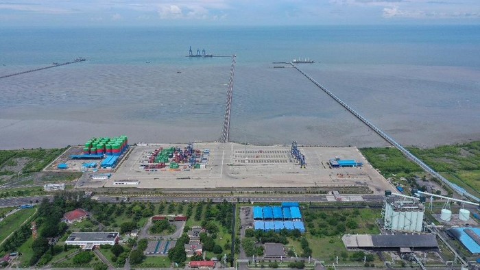Kuala Tanjung Industrial Estate Plays a Role for The Economy of North Sumatra
